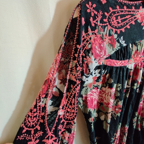 FREE PEOPLE Bainbridge Black & Red Floral Long Bell Sleeve High Neckline Shirt S - Picture 7 of 16